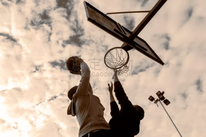 朴镇燮：我正在找中文老师；队友们经常带我去韩餐馆吃饭