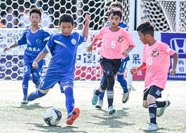 短道速滑世锦赛：中国队男子接力摘银 加拿大队再入三金