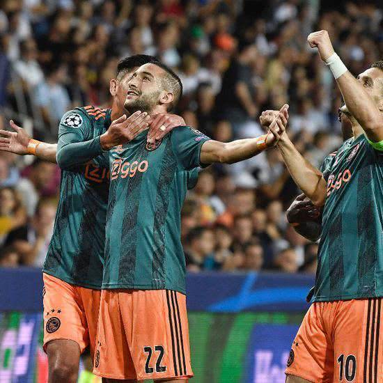 与曼联续约 与曼联续约